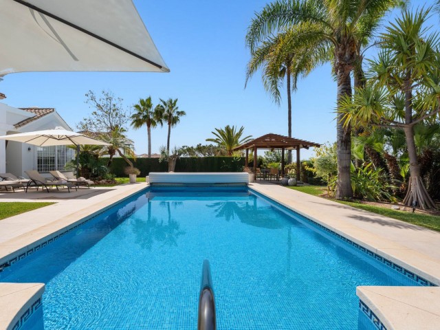 5 Makuuhuoneen Huvila Elviria