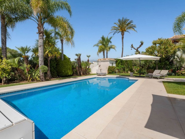 5 Makuuhuoneen Huvila Elviria