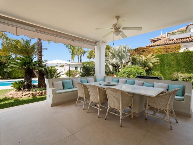 5 Makuuhuoneen Huvila Elviria
