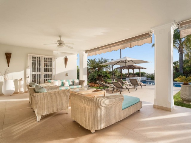 5 Makuuhuoneen Huvila Elviria