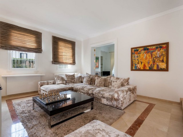 5 Makuuhuoneen Huvila Elviria