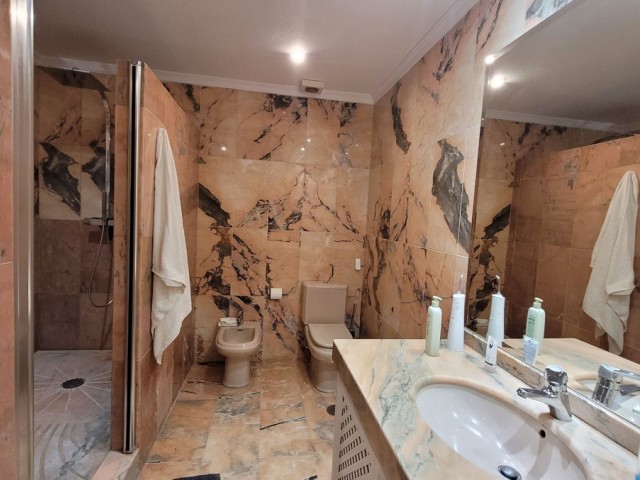 3 Makuuhuoneen Huoneisto Nueva Andalucía