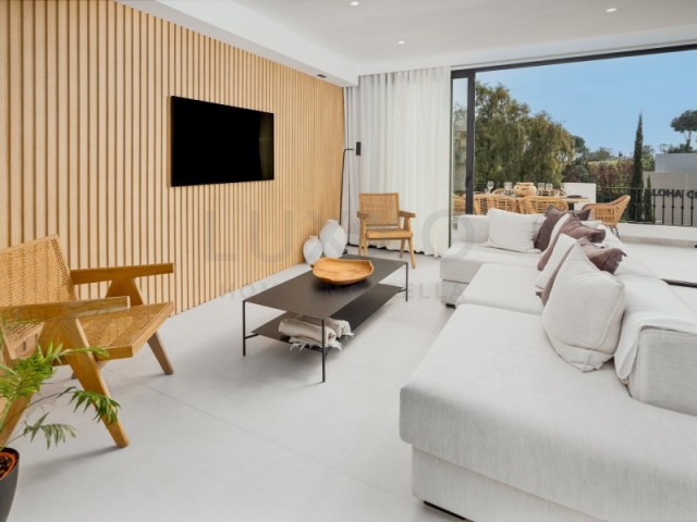 3 Slaapkamer Rijtjeshuis in Nueva Andalucía
