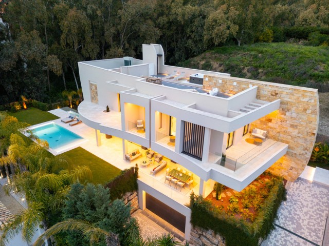 Huvila, Nueva Andalucia