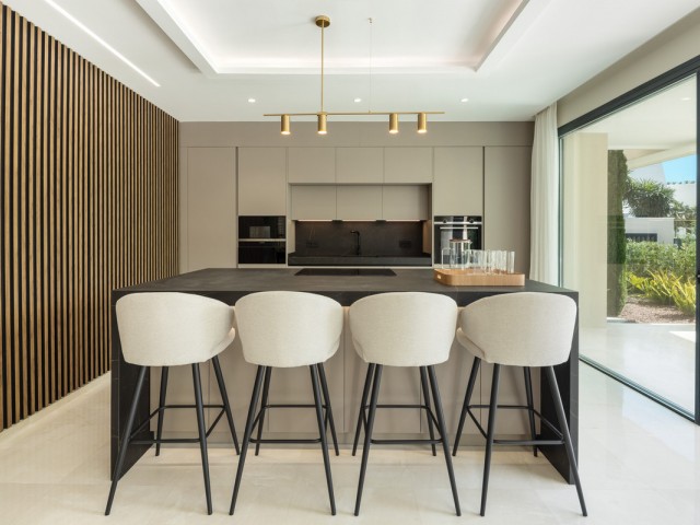 5 Makuuhuoneen Huvila Nueva Andalucía