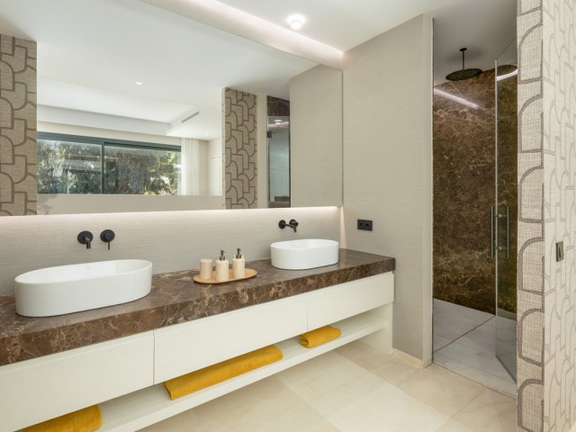 5 Makuuhuoneen Huvila Nueva Andalucía