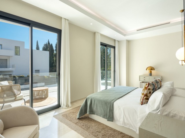 5 Bedrooms Villa in Nueva Andalucía