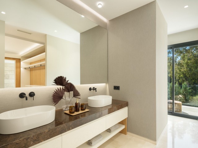 5 Bedrooms Villa in Nueva Andalucía