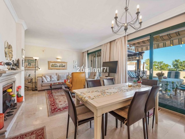 Appartement avec 3 Chambres  à Elviria