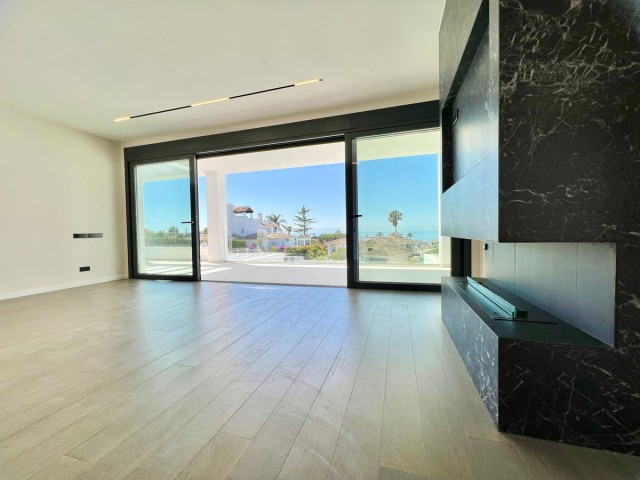 6 Soveroms Villa i Elviria