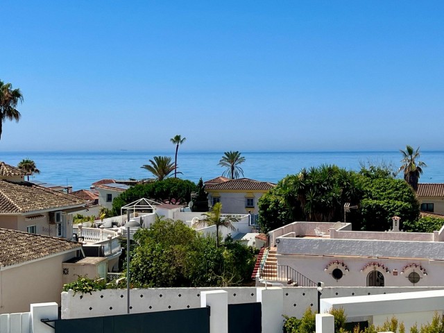 6 Soveroms Villa i Elviria