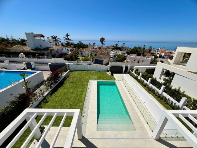 6 Soveroms Villa i Elviria