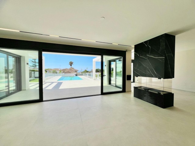 6 Soveroms Villa i Elviria