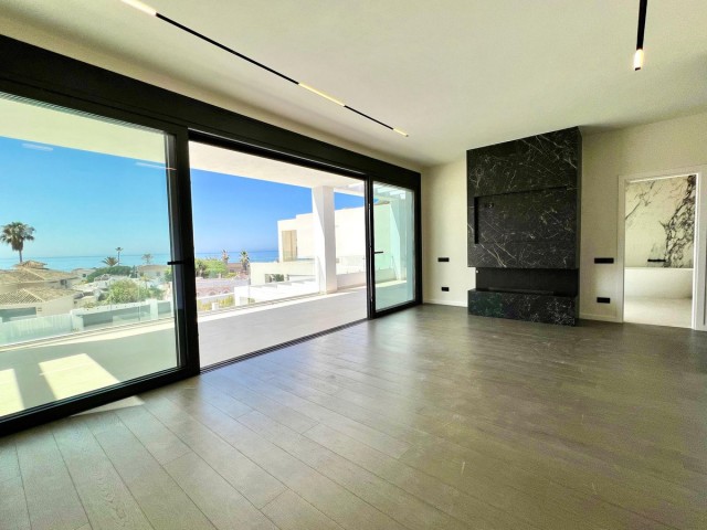 6 Soveroms Villa i Elviria