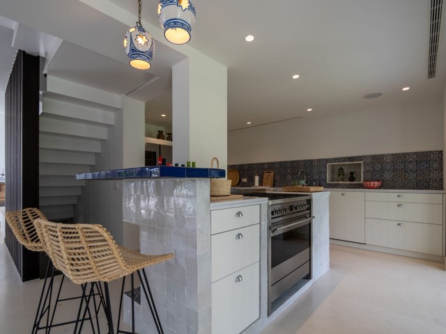 7 Bedrooms Villa in Guadalmina Baja