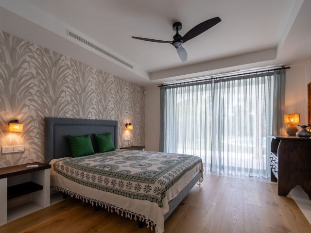 7 Bedrooms Villa in Guadalmina Baja