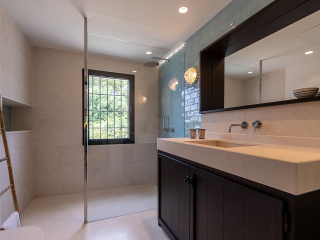 7 Bedrooms Villa in Guadalmina Baja