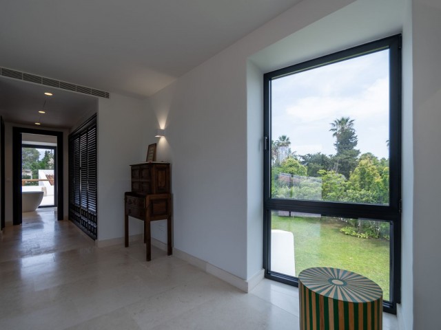 7 Bedrooms Villa in Guadalmina Baja