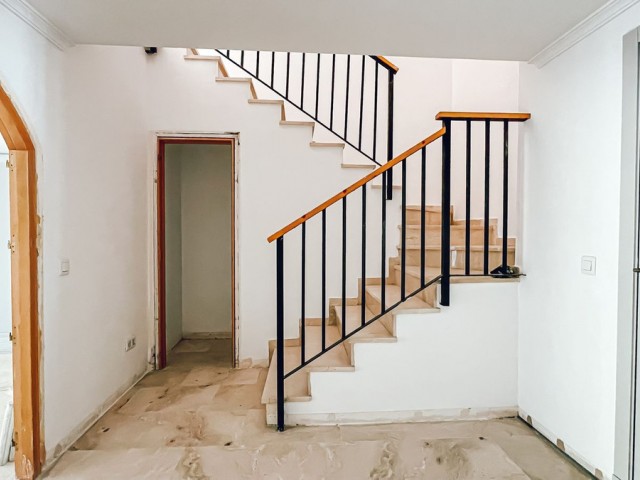 Kattohuoneisto Guadalmina Alta