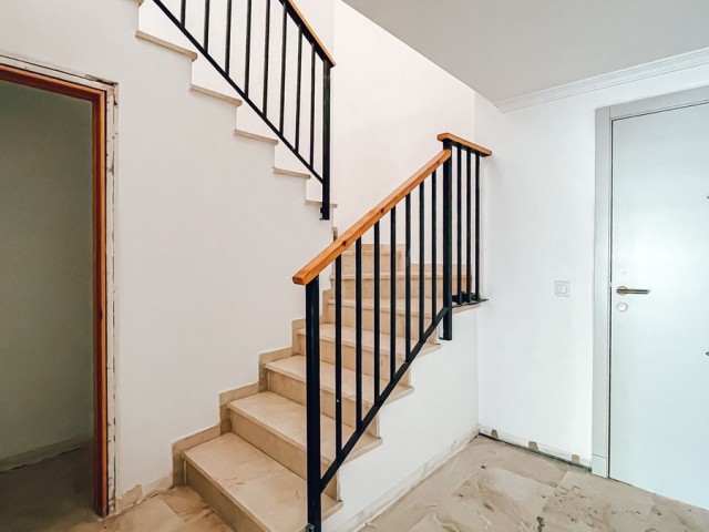 Kattohuoneisto Guadalmina Alta