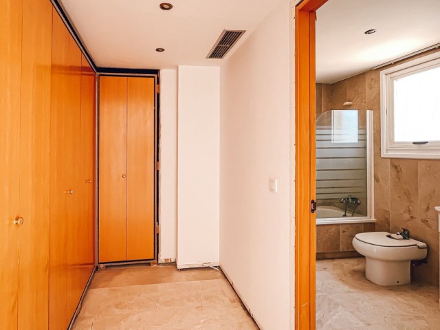 Kattohuoneisto Guadalmina Alta