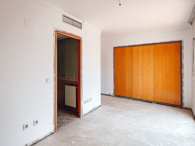 Kattohuoneisto Guadalmina Alta