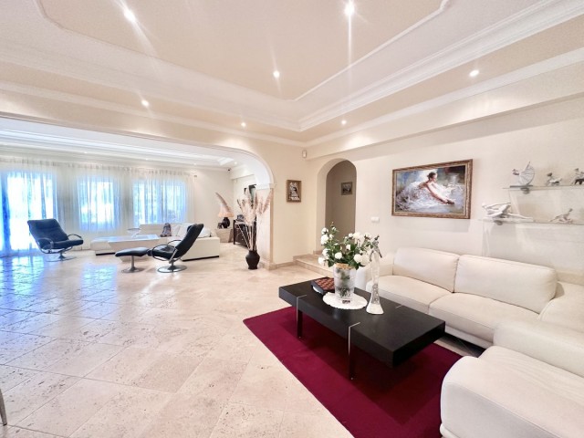 6 Bedrooms Villa in El Rosario