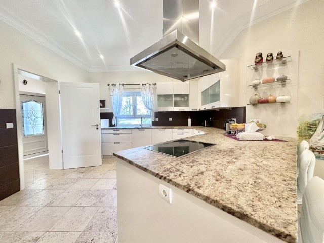 6 Bedrooms Villa in El Rosario