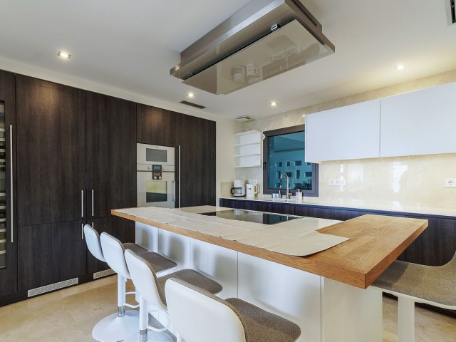 4 Makuuhuoneen Huoneisto Estepona