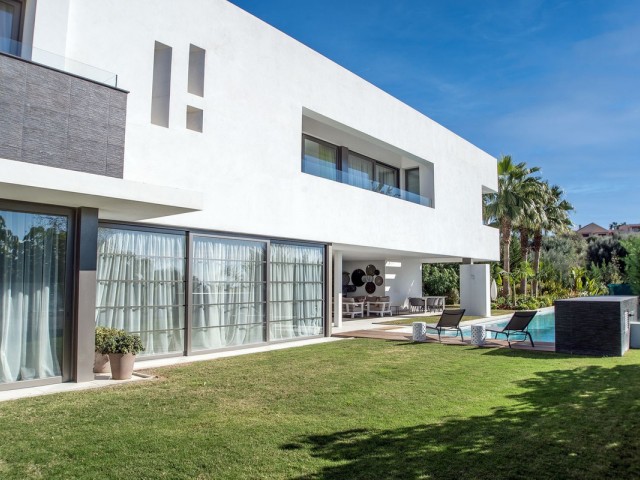 5 Makuuhuoneen Huvila Benahavís