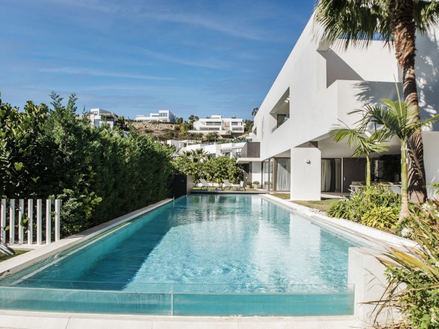 5 Makuuhuoneen Huvila Benahavís