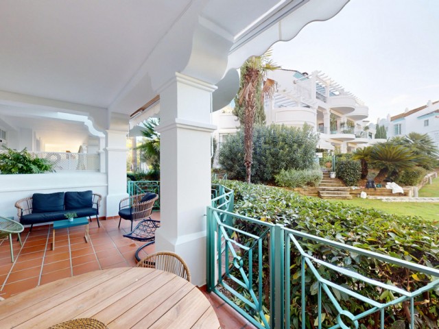 Huoneisto, Guadalmina Alta, R5259631