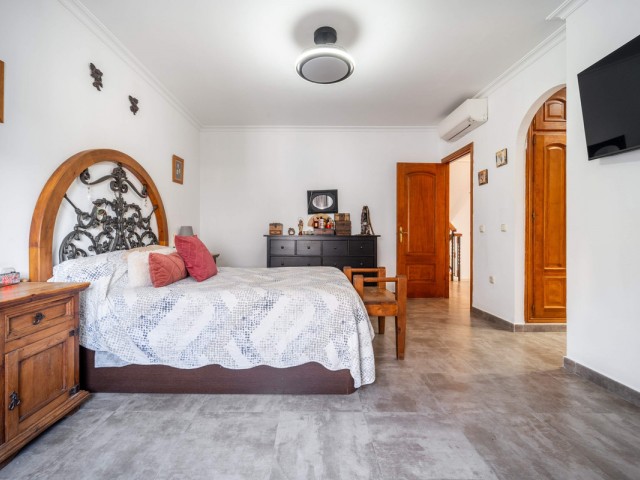 3 Sovrums Villa i Estepona