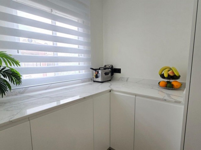 Apartamento con 4 Dormitorios  en Benalmadena
