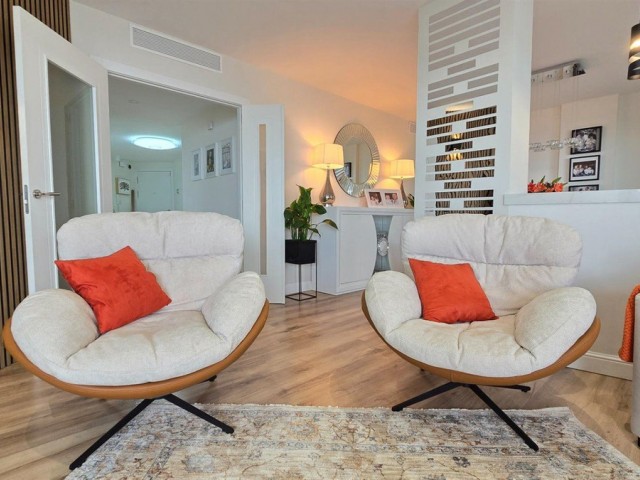 Apartamento con 4 Dormitorios  en Benalmadena