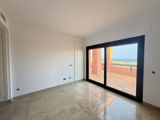 Penthouse avec 3 Chambres  à San Luis de Sabinillas