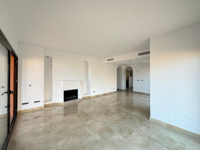 Penthouse avec 3 Chambres  à San Luis de Sabinillas
