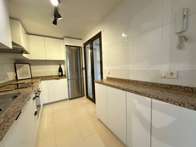 Penthouse avec 3 Chambres  à San Luis de Sabinillas