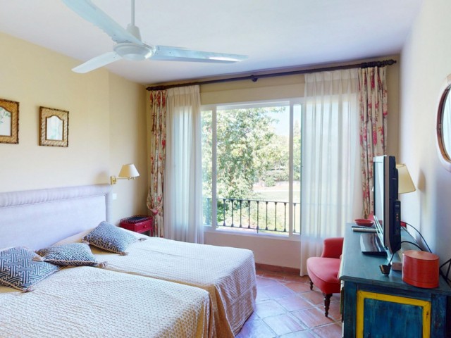 4 Makuuhuoneen Huoneisto Guadalmina Alta