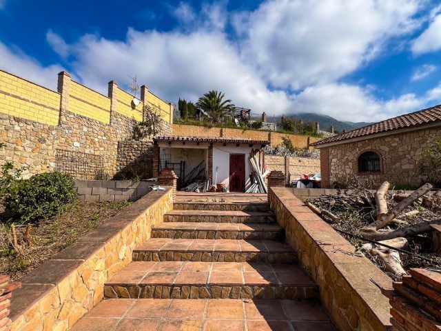 5 Makuuhuoneen Huvila Valtocado