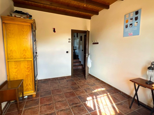 5 Makuuhuoneen Huvila Valtocado