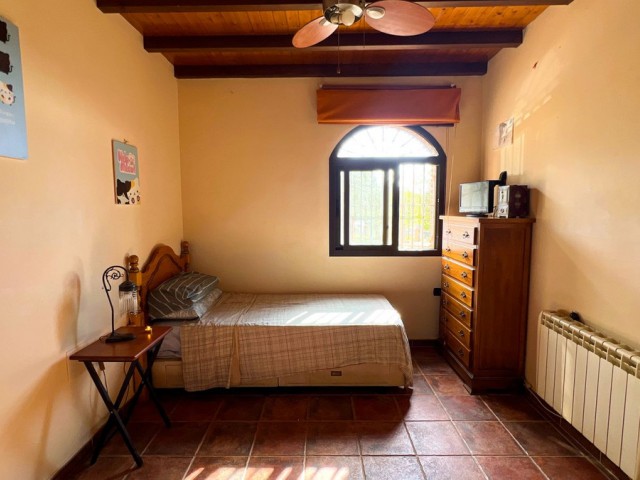 5 Makuuhuoneen Huvila Valtocado