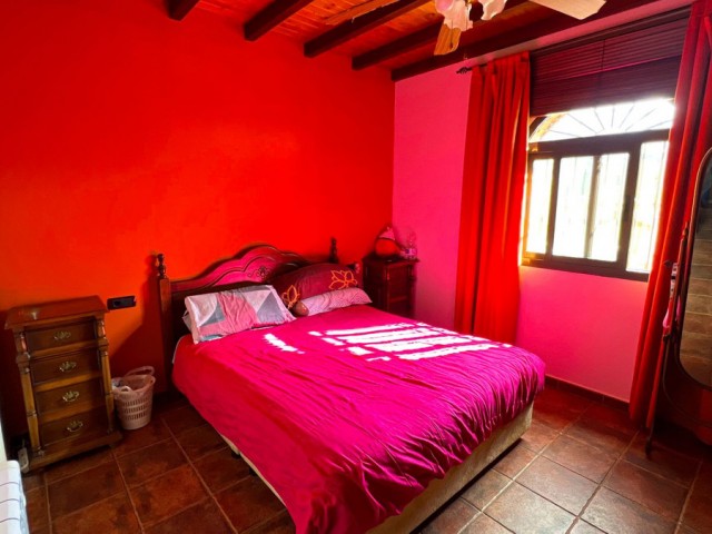 5 Makuuhuoneen Huvila Valtocado