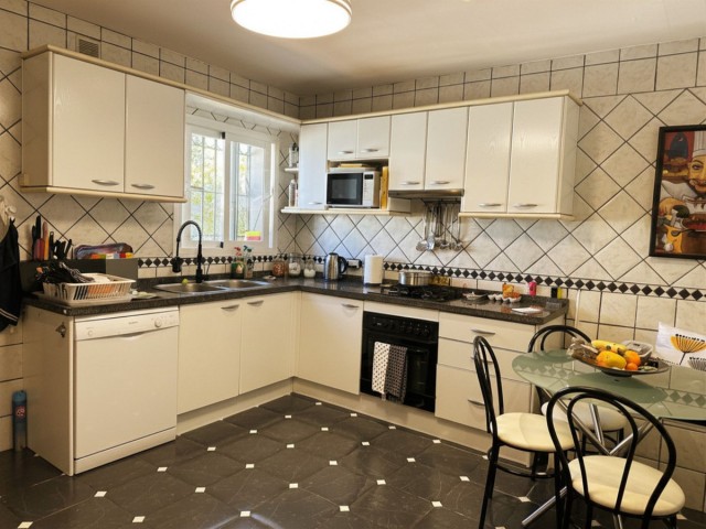 4 Makuuhuoneen Huvila Estepona