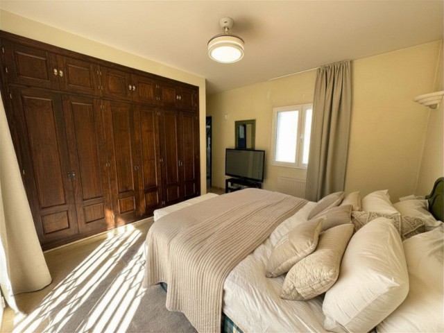 4 Makuuhuoneen Huvila Estepona