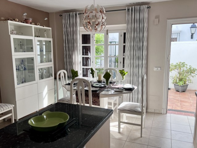 3 Slaapkamer Rijtjeshuis in New Golden Mile