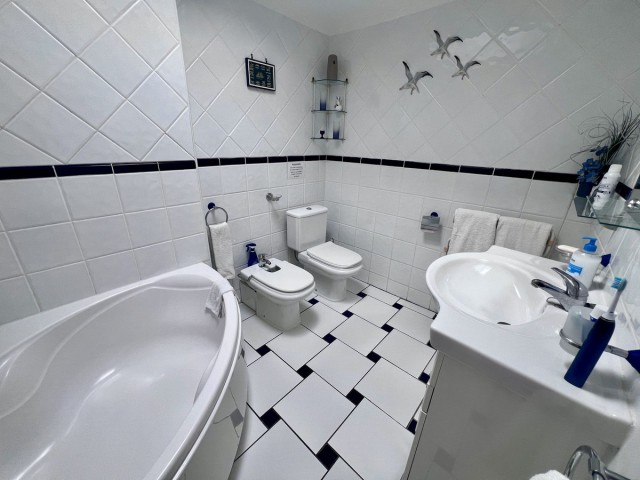 3 Slaapkamer Rijtjeshuis in New Golden Mile