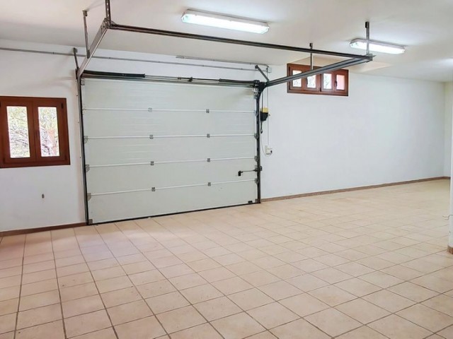 5 Makuuhuoneen Huvila Estepona