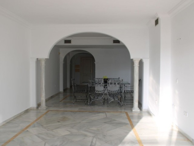 2 Sovrums Lägenhet i Marbella