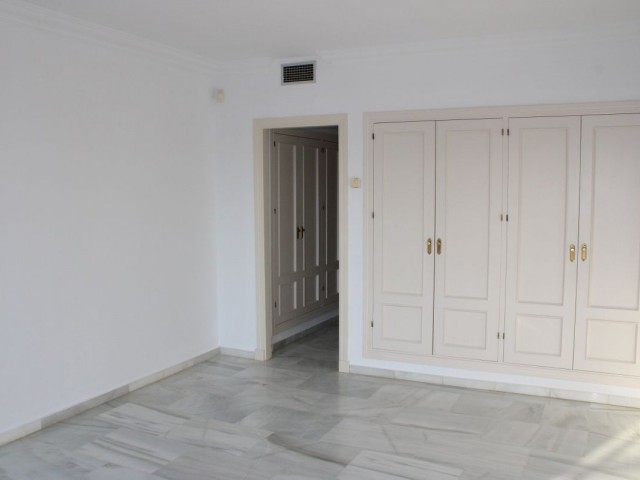 2 Sovrums Lägenhet i Marbella